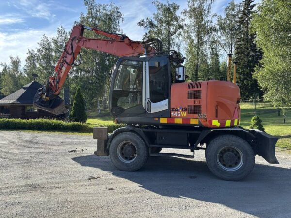 Hitachi ZX 145 W-3 tulossa