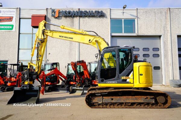 New Holland E140CSR PYÖRITTÄJÄLLÄ