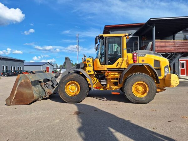 Volvo L90H RASVARI, VAAKA YM.