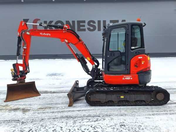 Kubota U48-4 PYÖRITTÄJÄLLÄ