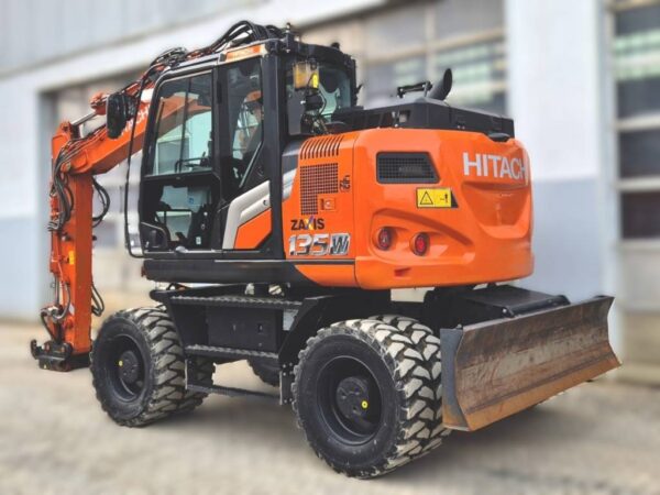 Hitachi ZX 135 W-7 KUIN UUSI