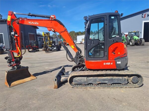 Kubota U48-4 PYÖRITTÄJÄLLÄ