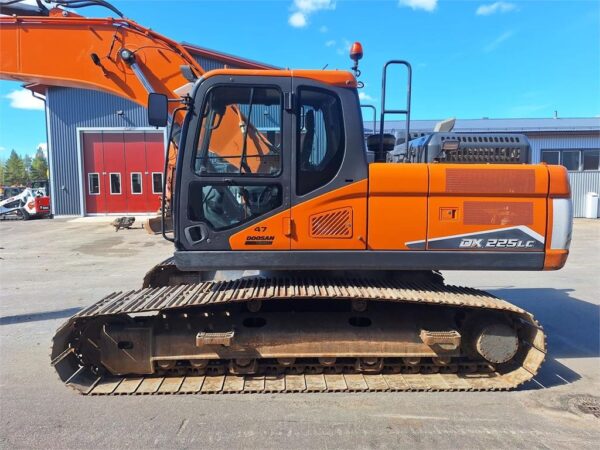 Doosan DX225LC-7