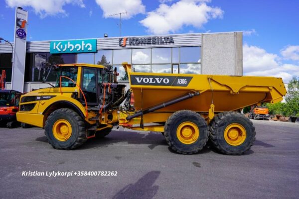 Volvo A30G PERÄLAUDALLA