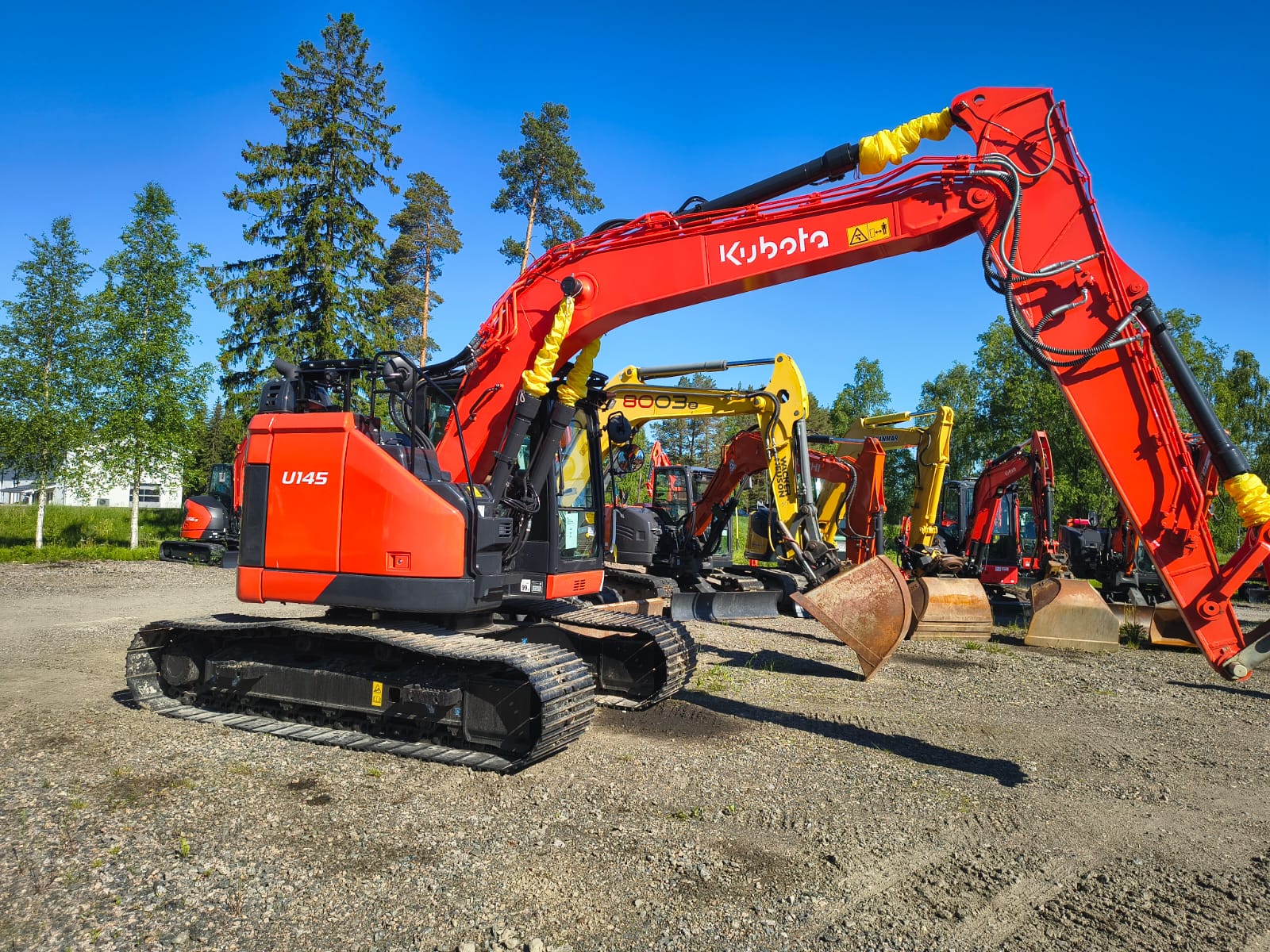 Kubota U145 Konesillan pihalla.