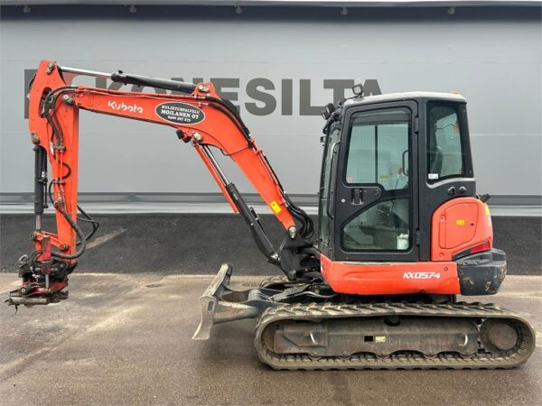 Kubota KX057-4 PYÖRITTÄJÄLLÄ