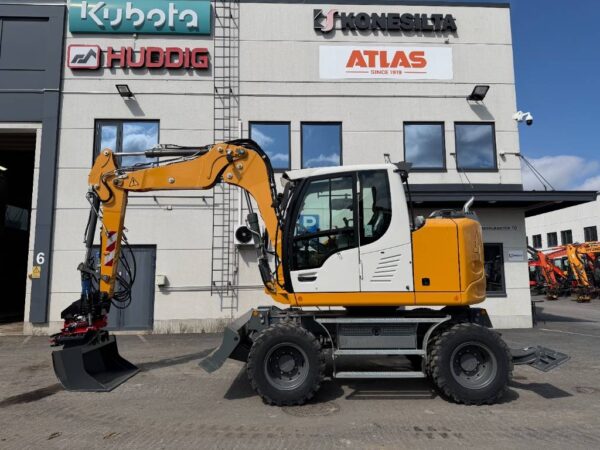 Liebherr A 910 Compact Litronic UUTTA VASTAAVA