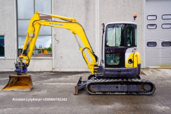 New Holland E50BSR PYÖRITTÄJÄLLÄ