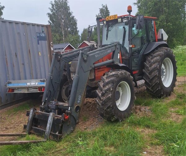 Valmet 900 ETUKUORMAAJALLA -TULOSSA-