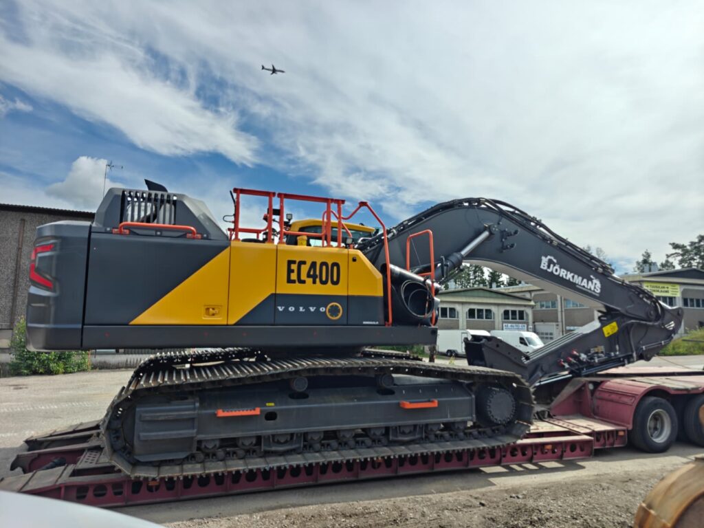 Volvo EC400F.