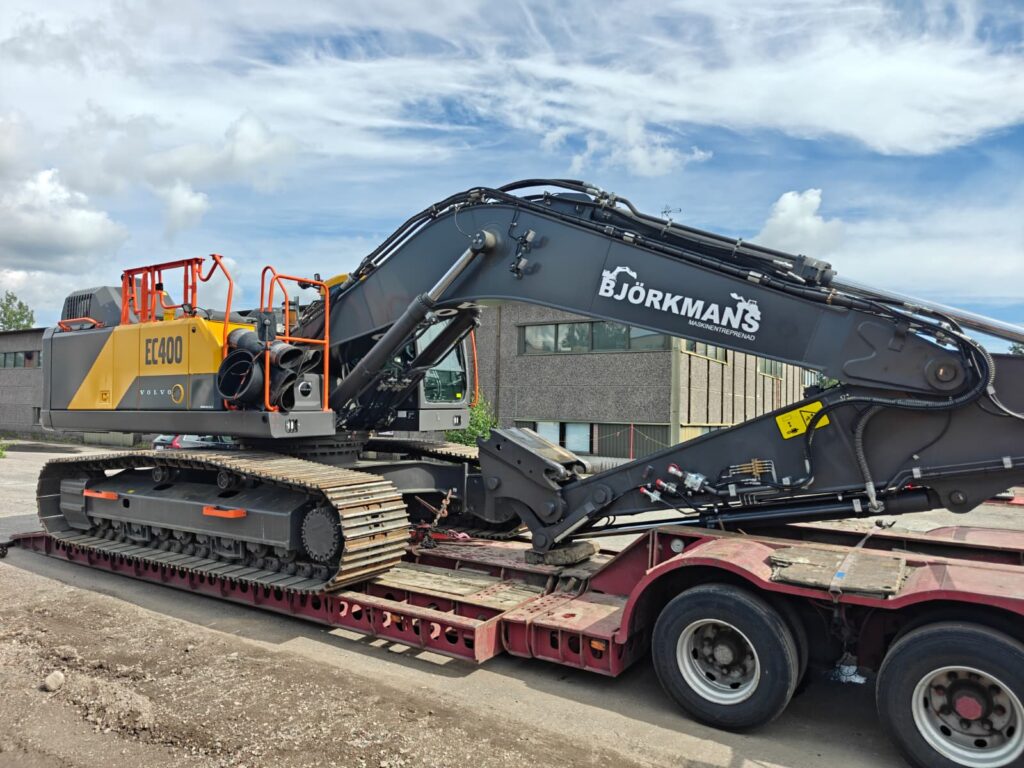 Volvo EC400F.