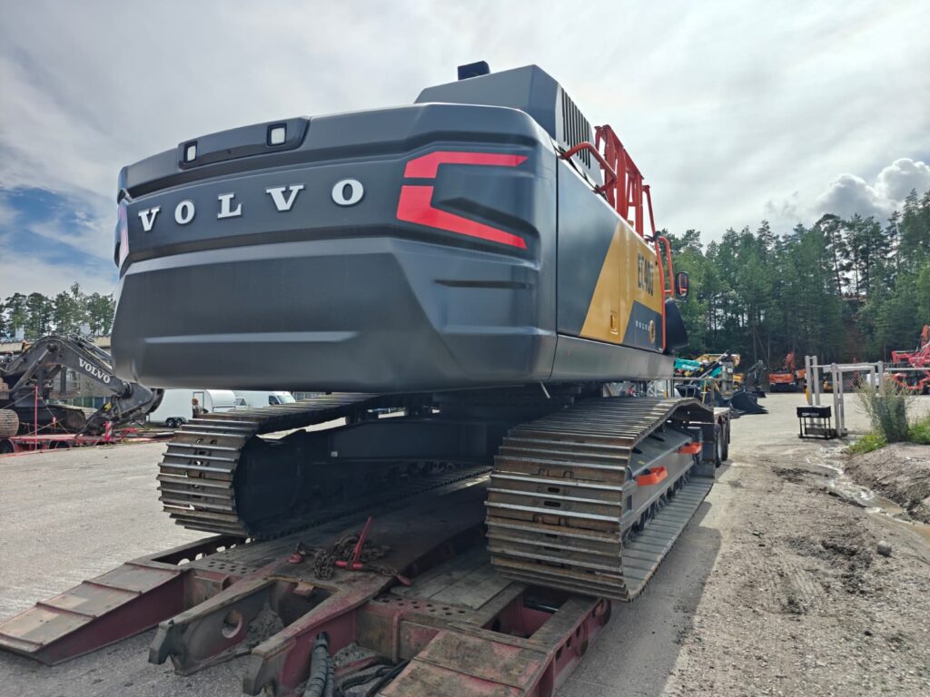 Volvo EC400F.