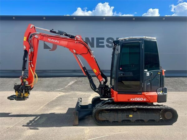 Kubota KX060-5 PYÖRITTÄJÄLLÄ