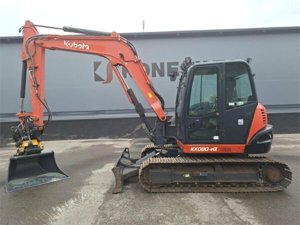 Kubota KX080-4a PYÖRITTÄJÄ PIHDEILLÄ