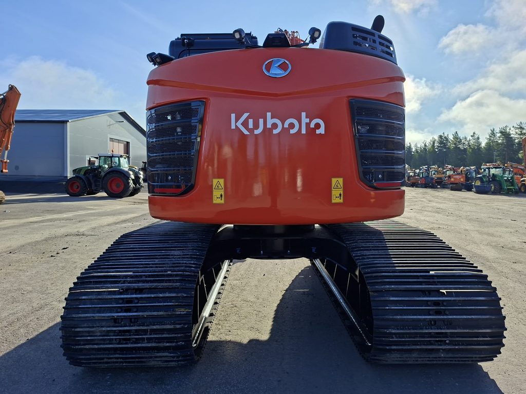 Kubota U145.