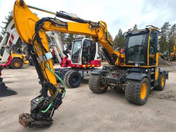JCB HYDRADIG 110W PYÖRITTÄJÄLLÄ