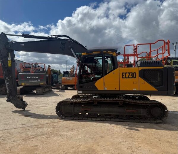 Volvo EC230FL