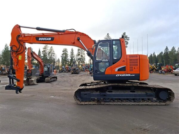 Doosan DX235LCR  900MM TELAT