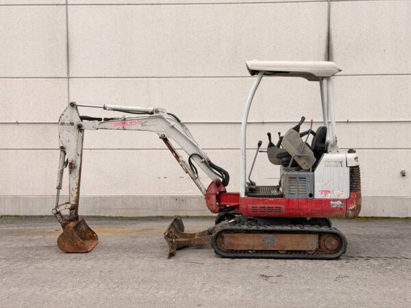 Takeuchi TB 016